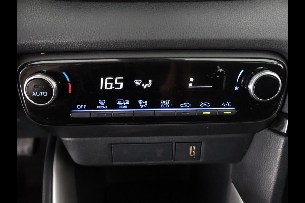 Toyota Yaris 1.5 HYBRID BI-TONE SILVERLINE AUTOMAAT CLOUD NAVI APPLE & ANDROID.CAMERA.TOYOTA GARANTIE TOT 2031 !!