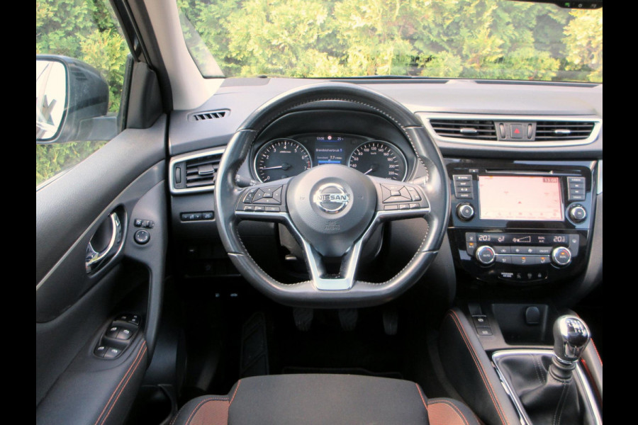 Nissan QASHQAI 1.3 DIG-T N-Motion*Navi*Camera*Pano.dak*