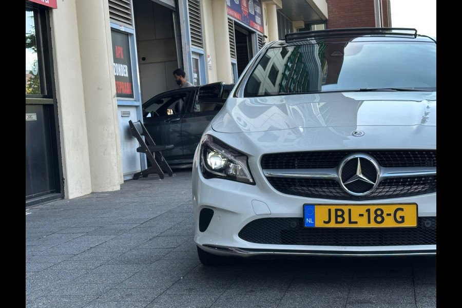 Mercedes-Benz CLA-Klasse Shooting Brake 180 Automaat Panoromadak
