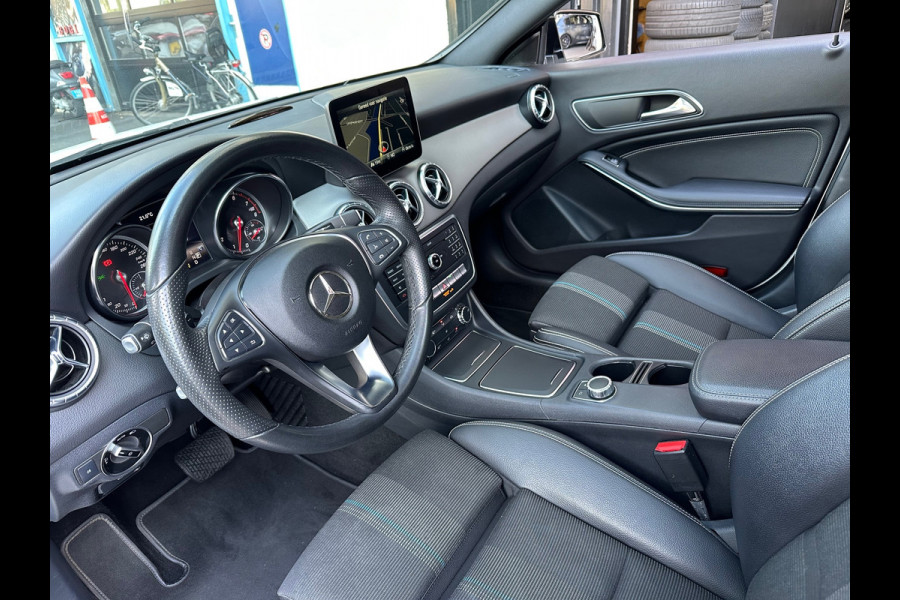 Mercedes-Benz CLA-Klasse Shooting Brake 180 Automaat Panoromadak