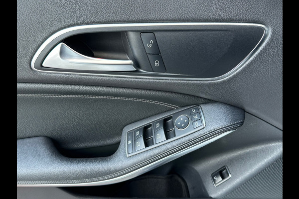 Mercedes-Benz CLA-Klasse Shooting Brake 180 Automaat Panoromadak