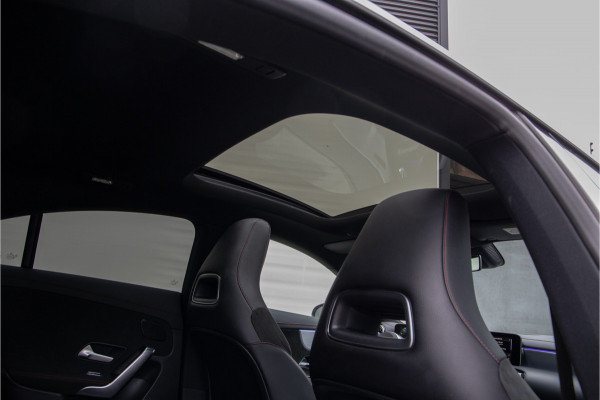 Mercedes-Benz CLA-Klasse 200 AMG Nightpakket, Pano, Widescreen, Sfeerverlichting, Camera, 2019 BTW