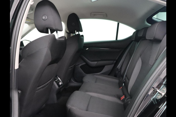 Škoda Octavia 1.0 TSI Business Edition | Camera | Carplay | Navigatie | Full LED | Parkeerhulp | Chrome Pakket | Cruise control | Digital Cockpit | 17'' lichtmetalen velgen