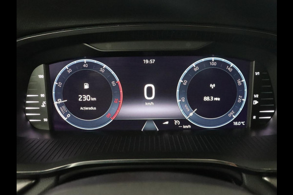 Škoda Octavia 1.0 TSI Business Edition | Camera | Carplay | Navigatie | Full LED | Parkeerhulp | Chrome Pakket | Cruise control | Digital Cockpit | 17'' lichtmetalen velgen
