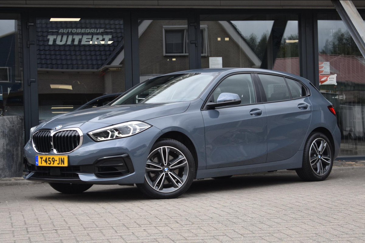 BMW 1-serie 116i Sport line | CAMERA | APPLE CARPLAY | ANDROID AUTO | NAP | DEALER ONDERHOUDEN BMW 1-serie 116i Sport line | CAMERA | APPLE CARPLAY | ANDROID AUTO | NAP | DEALER ONDERHOUDEN