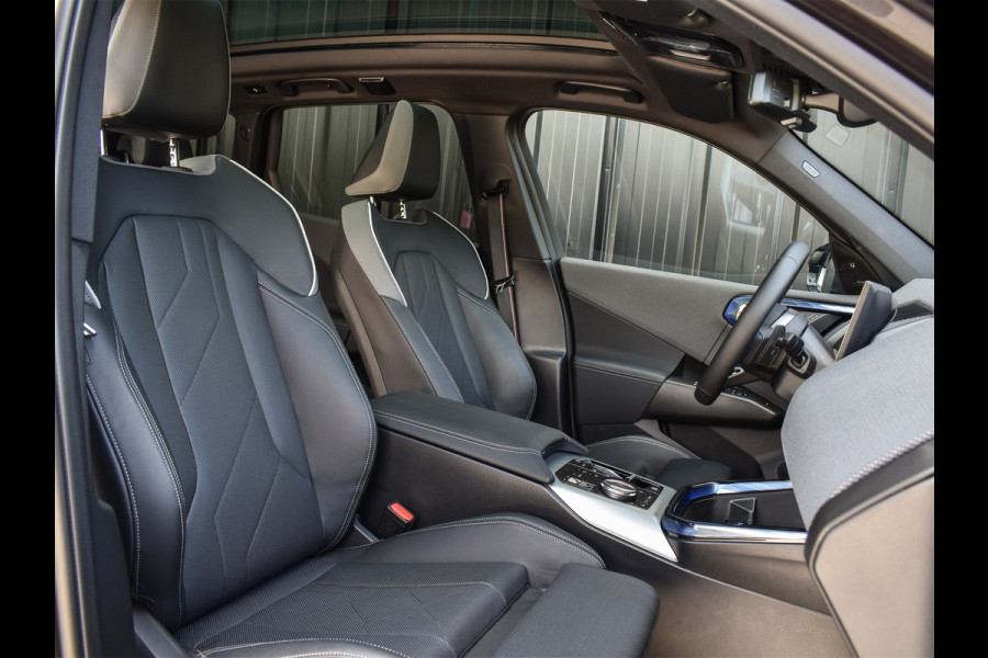 BMW X3 30e xDRIVE | M-SPORT PRO | ADAPTIVE SUSPENSION | DRIVING ASSISTANT PLUS | COMFORT ACCESS | TREKHAAK | ICONIC GLOW | MEMORY SEATS