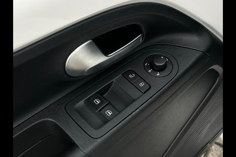 Volkswagen up! 1.0 BMT move up! NL AUTO | NAVI MOGELIJKHEID | GETINT GLAS | AIRCO |