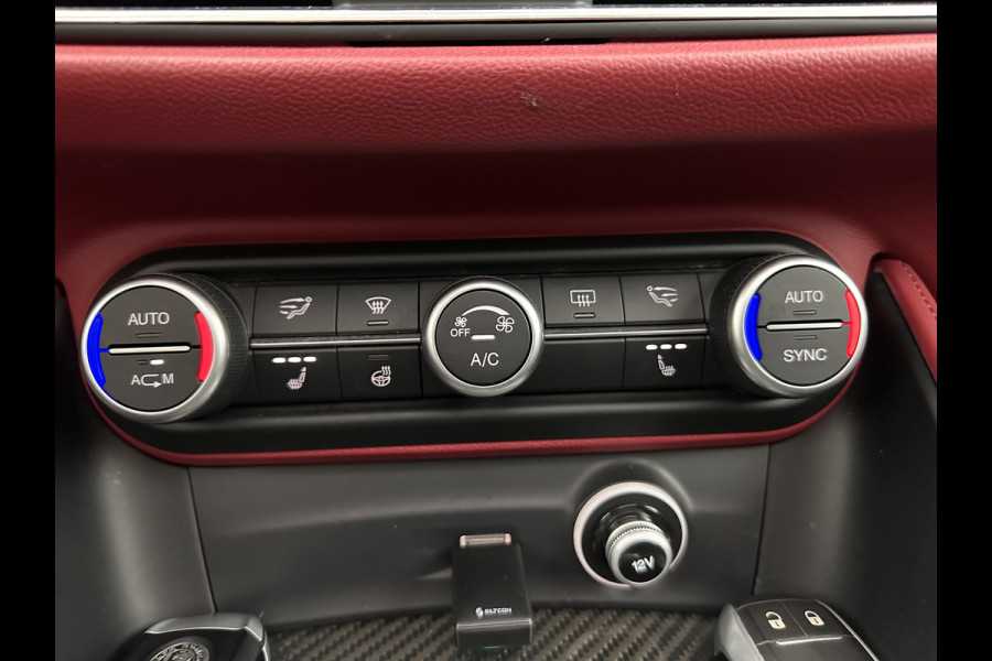 Alfa Romeo Stelvio 2.9 V6 AWD Quadrifoglio (INCL-BTW) Aut. *PANO | LEATHER-ALCANTARA | XENON | ADAPTIVE-CRUISE | BLIND-SPOT | HARMAN/KARDON | MEMORY-PACK | HEATED-SPORTSEATS | DAB+ | KEYLESS | CARPLAY | NAVI-FULLMAP | CARBON-INLAY |