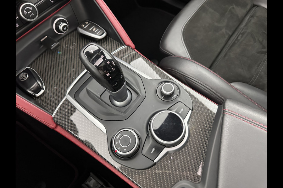 Alfa Romeo Stelvio 2.9 V6 AWD Quadrifoglio (INCL-BTW) Aut. *PANO | LEATHER-ALCANTARA | XENON | ADAPTIVE-CRUISE | BLIND-SPOT | HARMAN/KARDON | MEMORY-PACK | HEATED-SPORTSEATS | DAB+ | KEYLESS | CARPLAY | NAVI-FULLMAP | CARBON-INLAY |