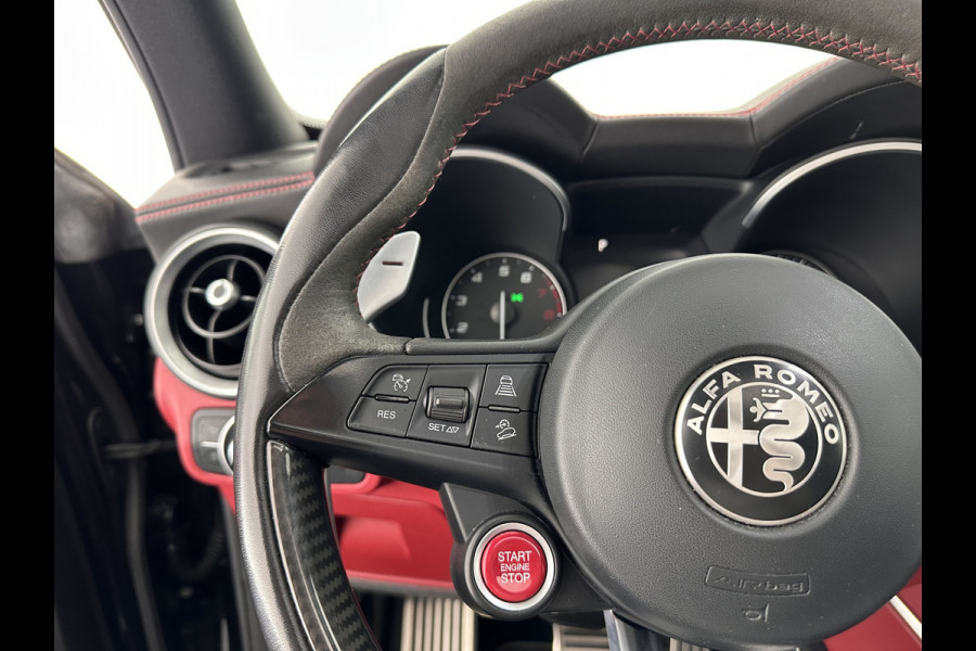 Alfa Romeo Stelvio 2.9 V6 AWD Quadrifoglio (INCL-BTW) Aut. *PANO | LEATHER-ALCANTARA | XENON | ADAPTIVE-CRUISE | BLIND-SPOT | HARMAN/KARDON | MEMORY-PACK | HEATED-SPORTSEATS | DAB+ | KEYLESS | CARPLAY | NAVI-FULLMAP | CARBON-INLAY |