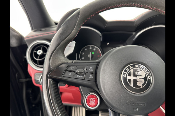 Alfa Romeo Stelvio 2.9 V6 AWD Quadrifoglio (INCL-BTW) Aut. *PANO | LEATHER-ALCANTARA | XENON | ADAPTIVE-CRUISE | BLIND-SPOT | HARMAN/KARDON | MEMORY-PACK | HEATED-SPORTSEATS | DAB+ | KEYLESS | CARPLAY | NAVI-FULLMAP | CARBON-INLAY |