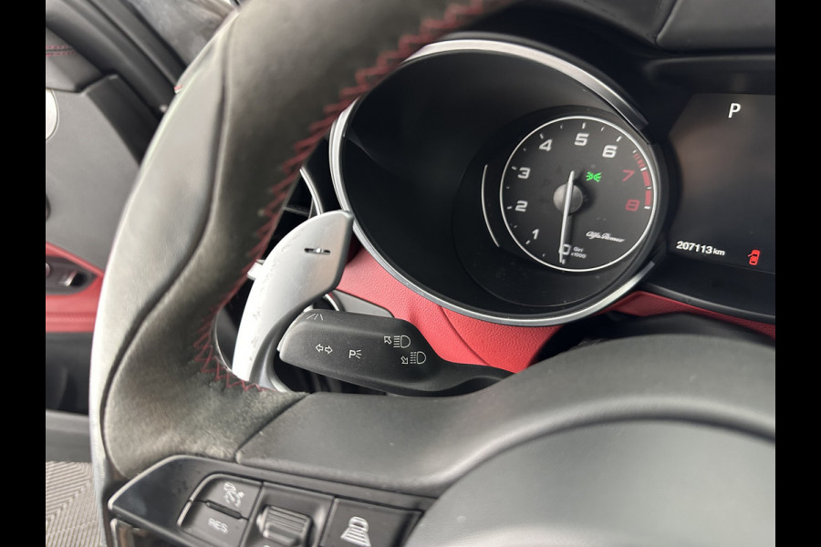 Alfa Romeo Stelvio 2.9 V6 AWD Quadrifoglio (INCL-BTW) Aut. *PANO | LEATHER-ALCANTARA | XENON | ADAPTIVE-CRUISE | BLIND-SPOT | HARMAN/KARDON | MEMORY-PACK | HEATED-SPORTSEATS | DAB+ | KEYLESS | CARPLAY | NAVI-FULLMAP | CARBON-INLAY |