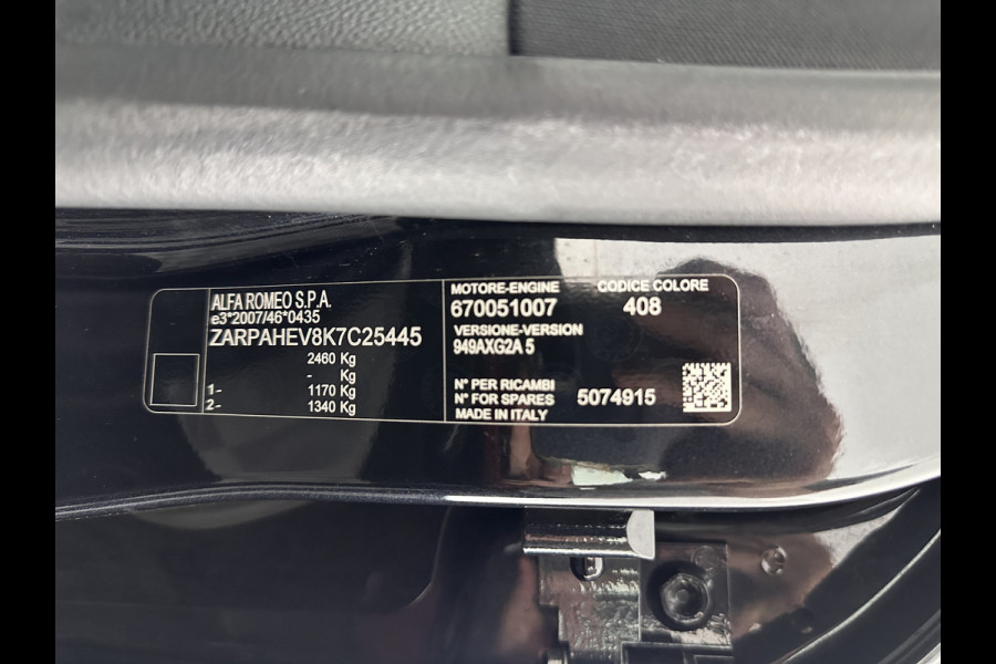 Alfa Romeo Stelvio 2.9 V6 AWD Quadrifoglio (INCL-BTW) Aut. *PANO | LEATHER-ALCANTARA | XENON | ADAPTIVE-CRUISE | BLIND-SPOT | HARMAN/KARDON | MEMORY-PACK | HEATED-SPORTSEATS | DAB+ | KEYLESS | CARPLAY | NAVI-FULLMAP | CARBON-INLAY |