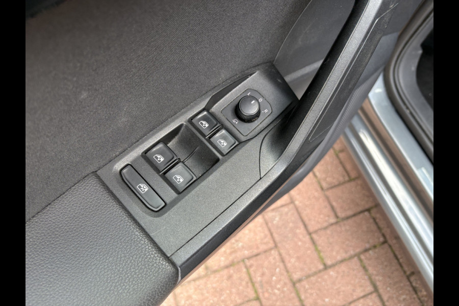 Seat Ibiza 1.0 TSi FR Business Intense CAMERA/LED/CARPLAY/NAVI/ADAPT.CRUISE/TREKHAAK