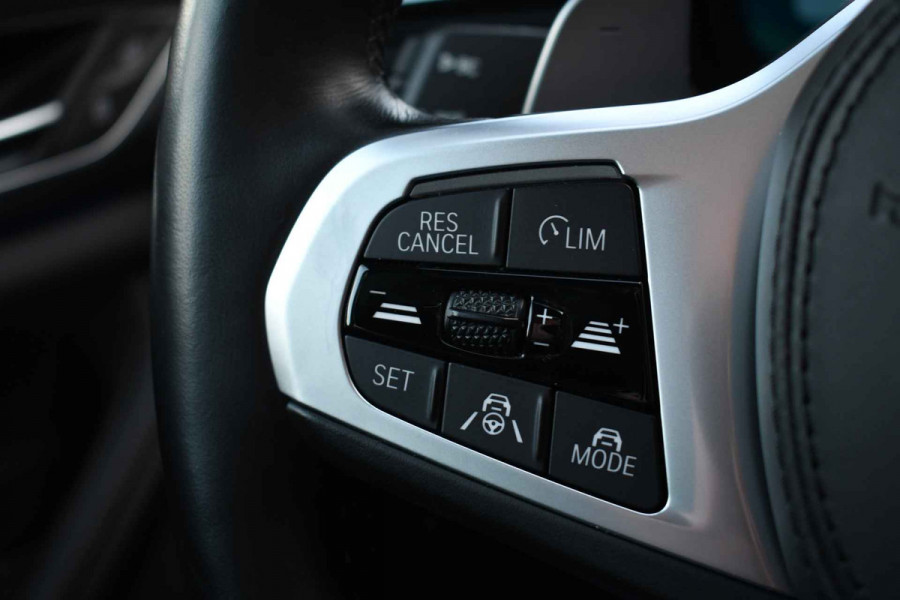 BMW 5 Serie Touring 530e M-Sport Pano ACC 360 HUD Laser 4W-sturing