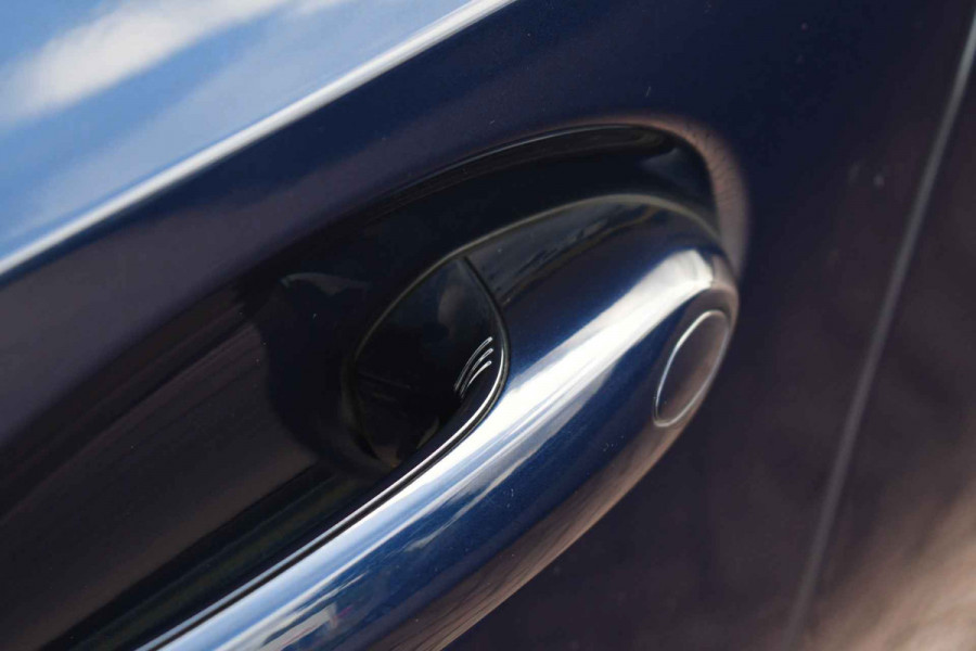 BMW 5 Serie Touring 530e M-Sport Pano ACC 360 HUD Laser 4W-sturing