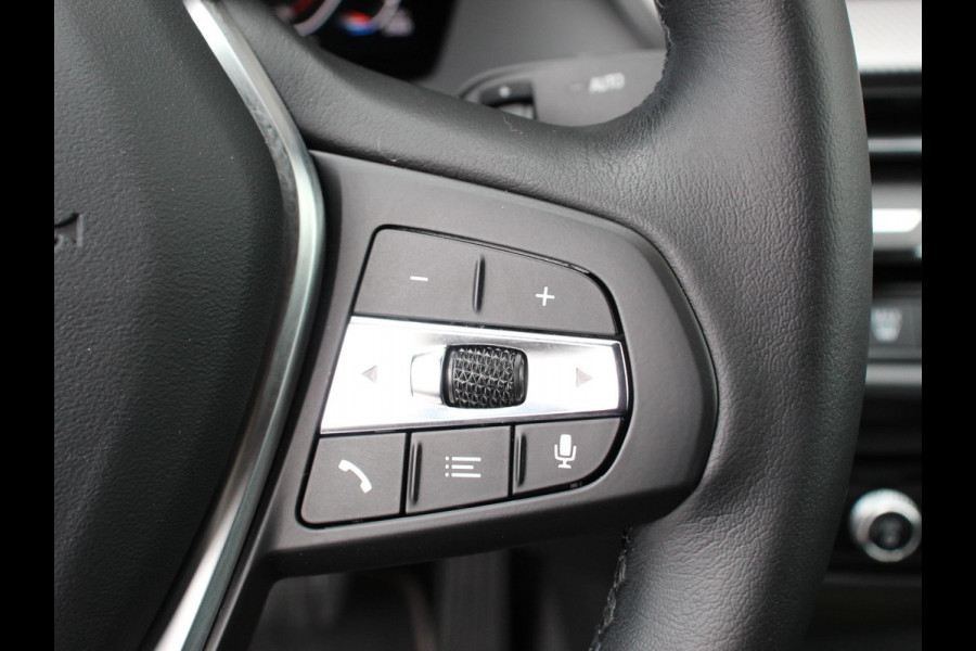 BMW 2 Serie Gran Coupé 218i Automaat Introduction Edition |  Panorama dak | Camera | Navigatie | Lichtmetalen velgen | Parkeer sensoren | Climate Control