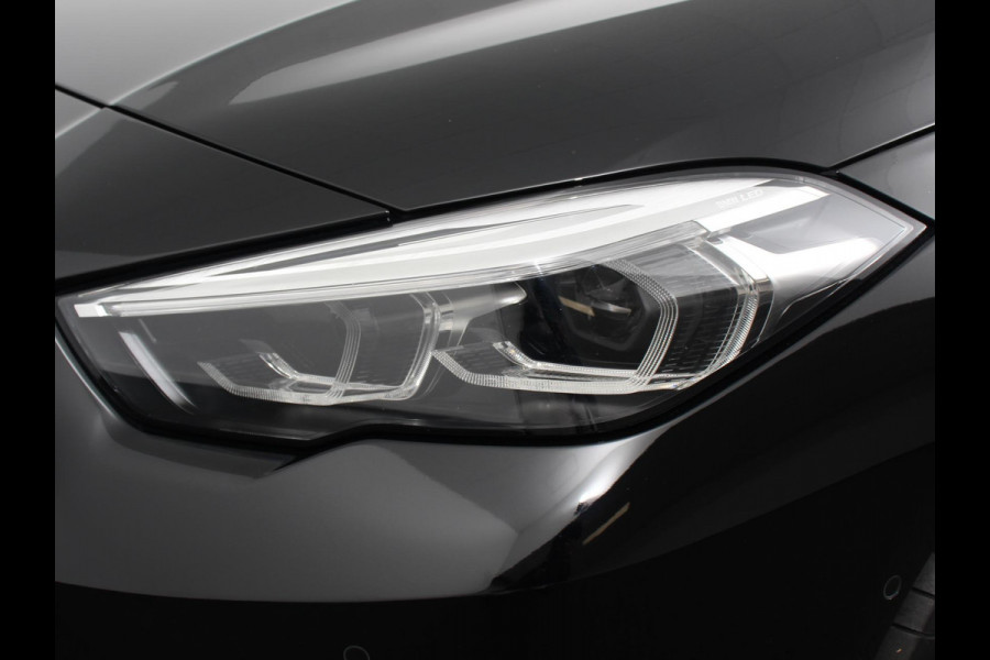 BMW 2 Serie Gran Coupé 218i Automaat Introduction Edition |  Panorama dak | Camera | Navigatie | Lichtmetalen velgen | Parkeer sensoren | Climate Control
