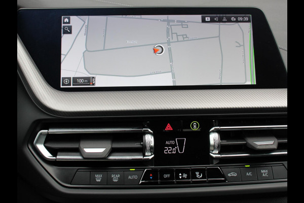 BMW 2 Serie Gran Coupé 218i Automaat Introduction Edition |  Panorama dak | Camera | Navigatie | Lichtmetalen velgen | Parkeer sensoren | Climate Control