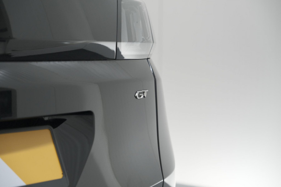 Peugeot 3008 1.2 Hybrid 136 GT | Camera | Adaptieve Cruise Control | Elektronische Kofferklep | Navigatie