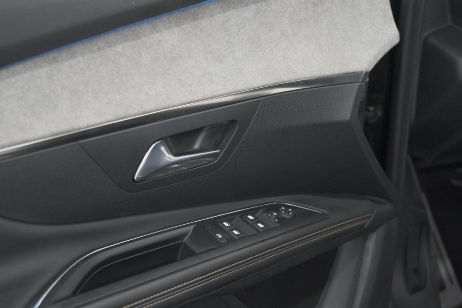 Peugeot 3008 1.2 Hybrid 136 GT | Camera | Adaptieve Cruise Control | Elektronische Kofferklep | Navigatie