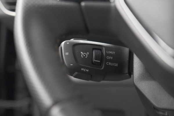 Peugeot 3008 1.2 Hybrid 136 GT | Camera | Adaptieve Cruise Control | Elektronische Kofferklep | Navigatie