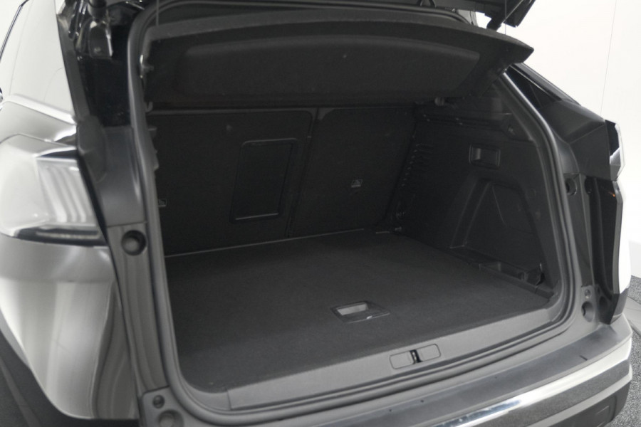 Peugeot 3008 1.2 Hybrid 136 GT | Camera | Adaptieve Cruise Control | Elektronische Kofferklep | Navigatie