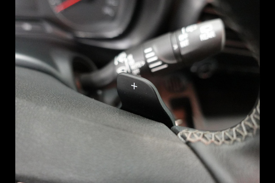 Opel Combo 130pk L1 Automaat Apple Carplay Trekhaak Parkeersensoren Airco Cruise control 2-zits