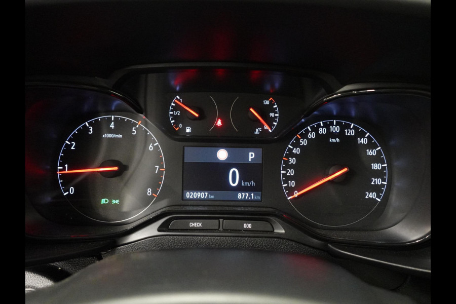 Opel Combo 130pk L1 Automaat Apple Carplay Trekhaak Parkeersensoren Airco Cruise control 2-zits