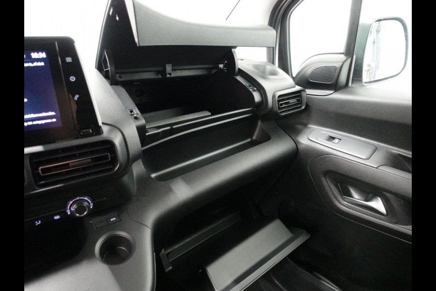 Opel Combo 130pk L1 Automaat Apple Carplay Trekhaak Parkeersensoren Airco Cruise control 2-zits