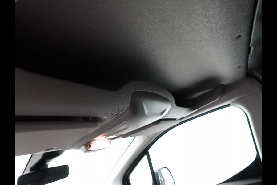 Opel Combo 130pk L1 Automaat Apple Carplay Trekhaak Parkeersensoren Airco Cruise control 2-zits