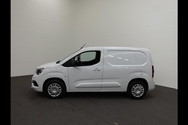 Opel Combo 130pk L1 Automaat Apple Carplay Trekhaak Parkeersensoren Airco Cruise control 2-zits