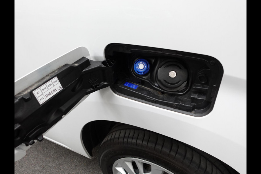 Opel Combo 130pk L1 Automaat Apple Carplay Trekhaak Parkeersensoren Airco Cruise control 2-zits