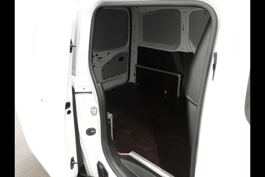 Opel Combo 130pk L1 Automaat Apple Carplay Trekhaak Parkeersensoren Airco Cruise control 2-zits