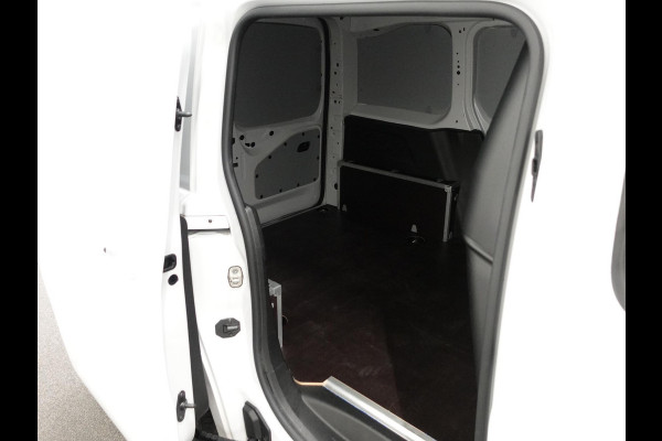 Opel Combo 130pk L1 Automaat Apple Carplay Trekhaak Parkeersensoren Airco Cruise control 2-zits