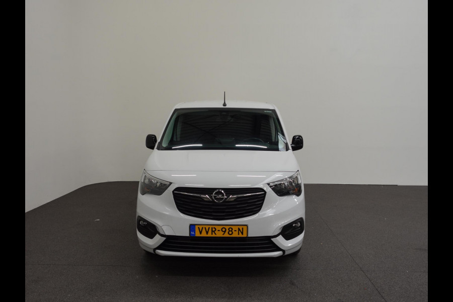 Opel Combo 130pk L1 Automaat Apple Carplay Trekhaak Parkeersensoren Airco Cruise control 2-zits