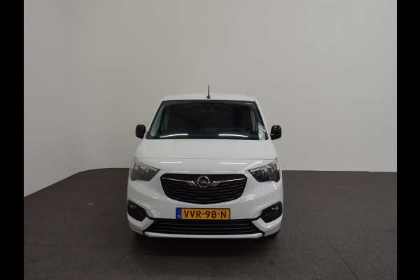 Opel Combo 130pk L1 Automaat Apple Carplay Trekhaak Parkeersensoren Airco Cruise control 2-zits