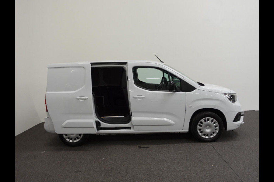 Opel Combo 130pk L1 Automaat Apple Carplay Trekhaak Parkeersensoren Airco Cruise control 2-zits