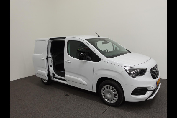 Opel Combo 130pk L1 Automaat Apple Carplay Trekhaak Parkeersensoren Airco Cruise control 2-zits