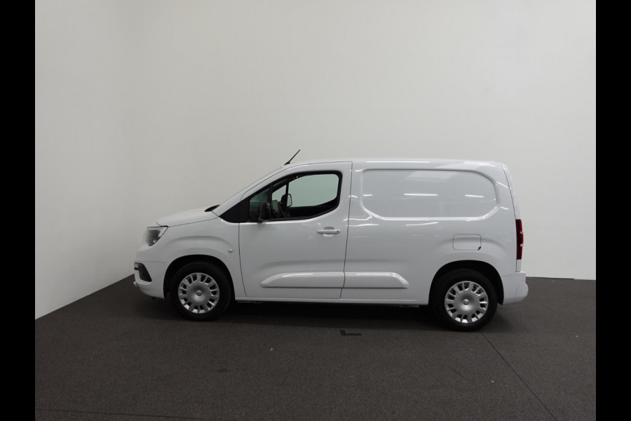 Opel Combo 130pk L1 Automaat Apple Carplay Trekhaak Parkeersensoren Airco Cruise control 2-zits
