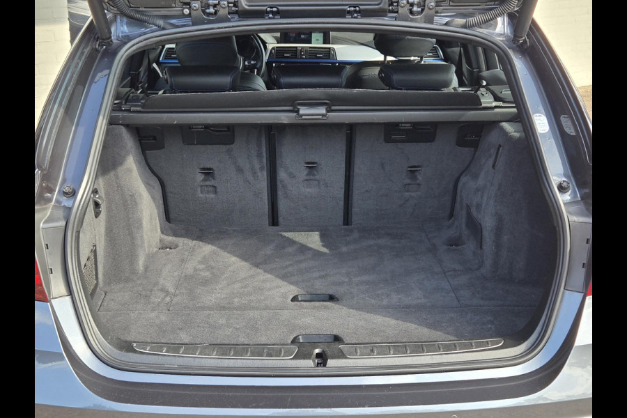 BMW 3 Serie Touring 318i M Sport Edition | LEDER | NAVIGATIE PROFF. | STOELVERWARMING | TREKHAAK |