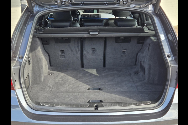 BMW 3 Serie Touring 318i M Sport Edition | LEDER | NAVIGATIE PROFF. | STOELVERWARMING | TREKHAAK |