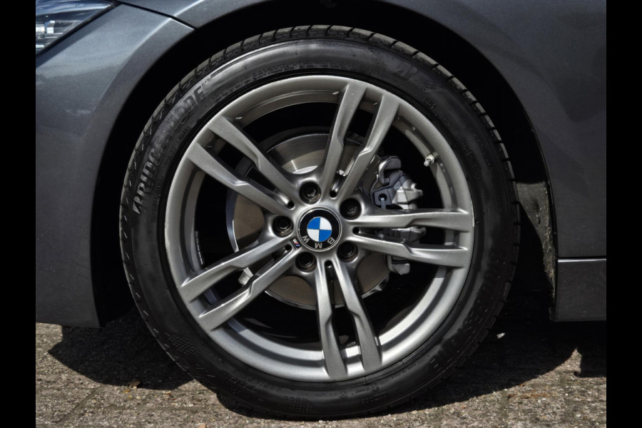 BMW 3 Serie Touring 318i M Sport Edition | LEDER | NAVIGATIE PROFF. | STOELVERWARMING | TREKHAAK |