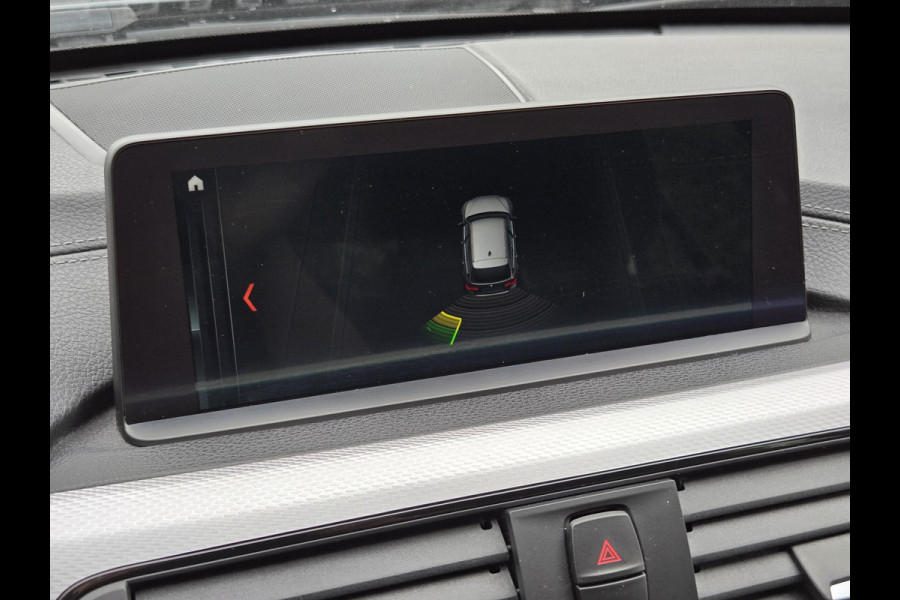 BMW 3 Serie Touring 318i M Sport Edition | LEDER | NAVIGATIE PROFF. | STOELVERWARMING | TREKHAAK |
