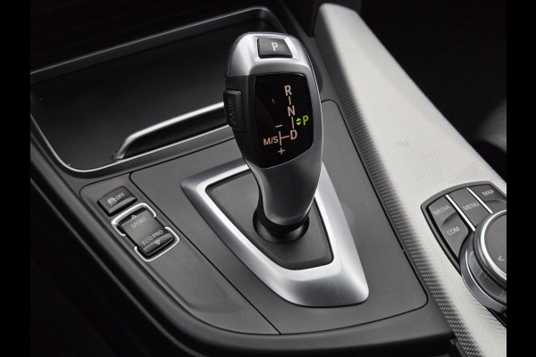 BMW 3 Serie Touring 318i M Sport Edition | LEDER | NAVIGATIE PROFF. | STOELVERWARMING | TREKHAAK |