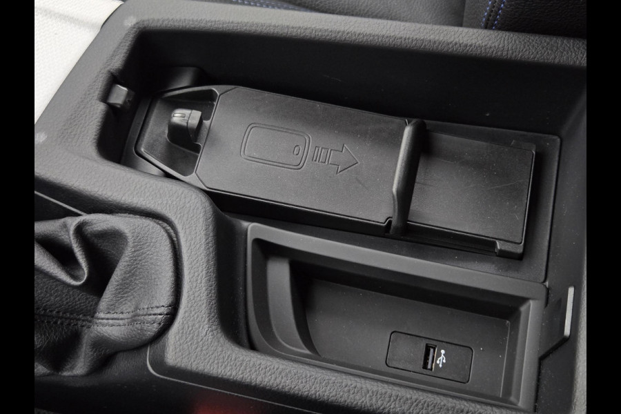 BMW 3 Serie Touring 318i M Sport Edition | LEDER | NAVIGATIE PROFF. | STOELVERWARMING | TREKHAAK |