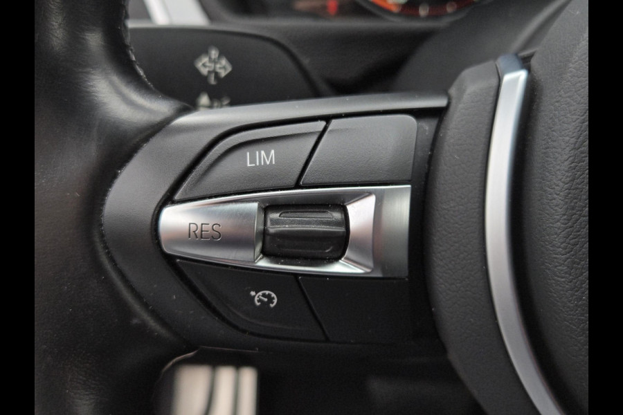 BMW 3 Serie Touring 318i M Sport Edition | LEDER | NAVIGATIE PROFF. | STOELVERWARMING | TREKHAAK |