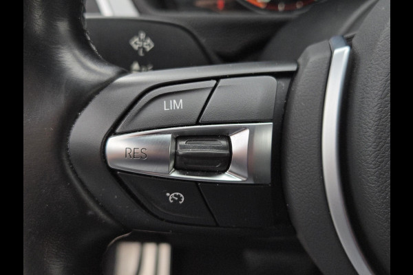 BMW 3 Serie Touring 318i M Sport Edition | LEDER | NAVIGATIE PROFF. | STOELVERWARMING | TREKHAAK |