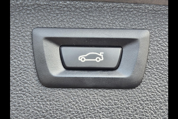 BMW 3 Serie Touring 318i M Sport Edition | LEDER | NAVIGATIE PROFF. | STOELVERWARMING | TREKHAAK |