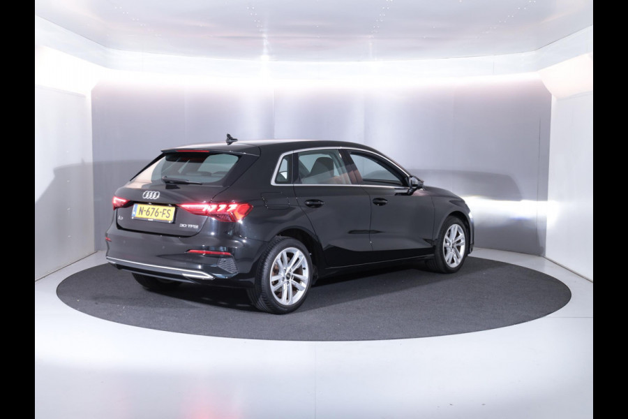 Audi A3 Sportback 30 TFSI Attitude 110 pk S-tronic | Navigatie | Parkeersensoren achter | Autom. airco | Apple Carplay/Android Auto | LED koplampen |